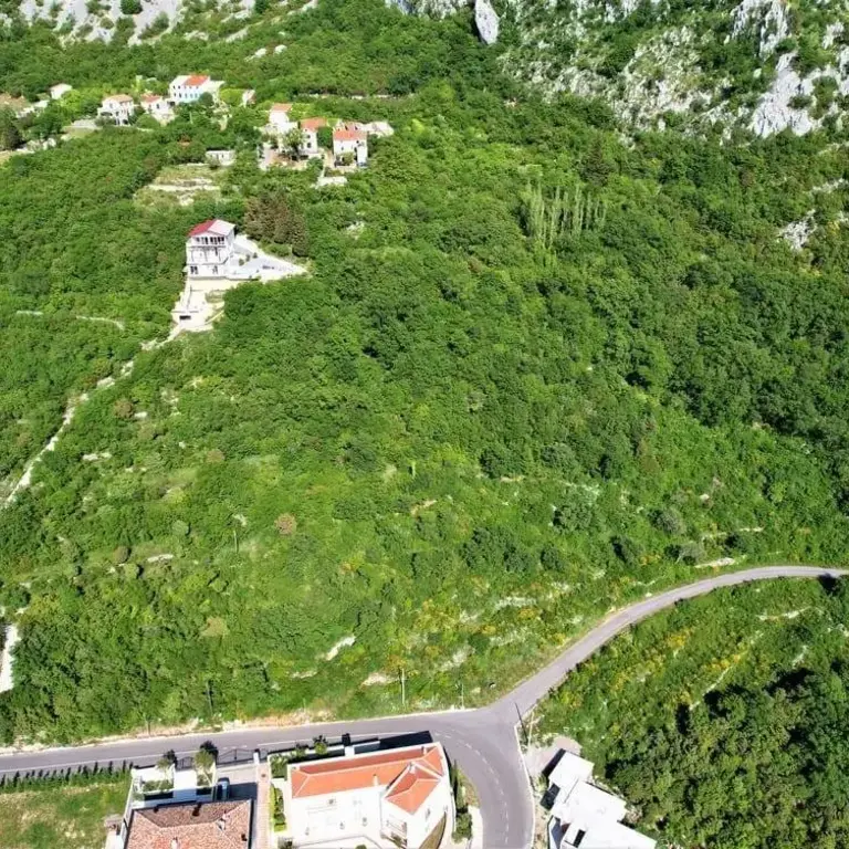 Zauzima povrsinu od 1755m2