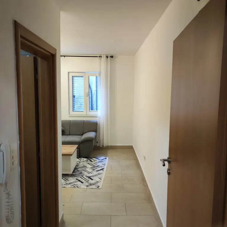 Hodnik i ulaz u jedan od aparmana