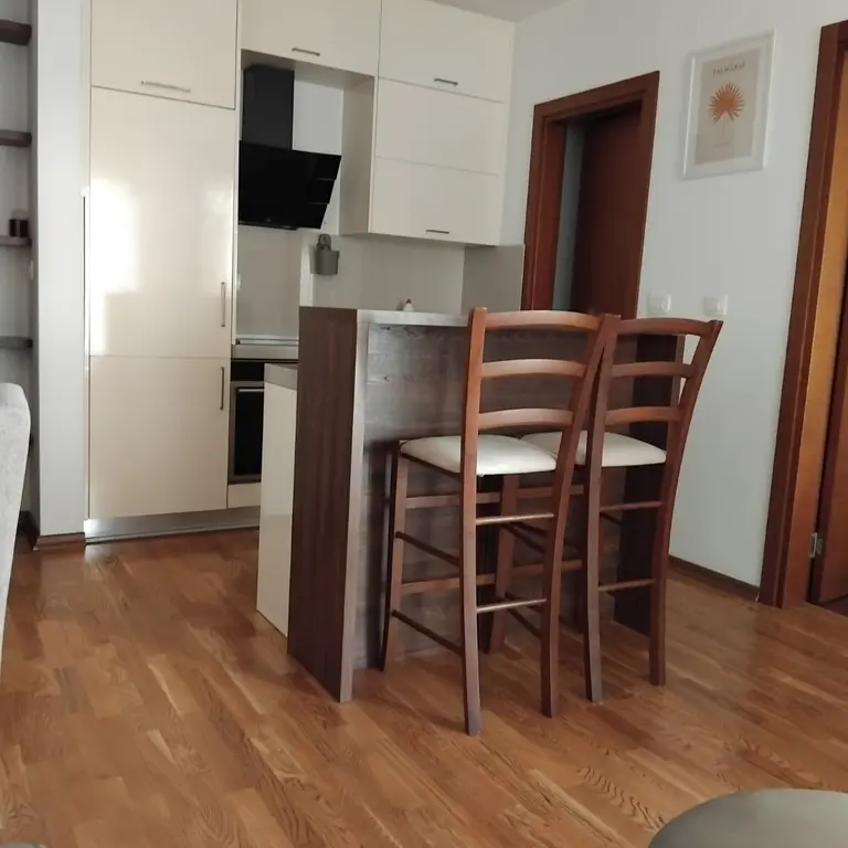 Kuhinja sa trpezarijom