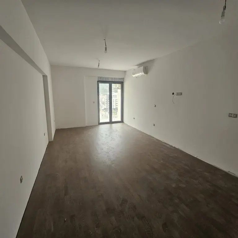 Dnevni boravak posmatrano iz hodnika Dnevni boravak posmatrano iz hodnika