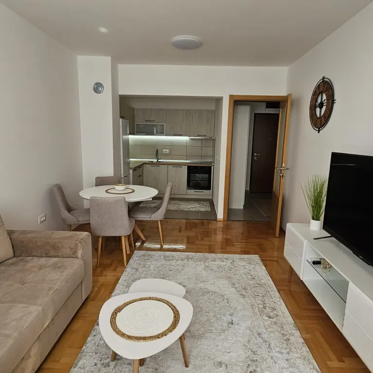 Dnevni boravak sa trpezarijom