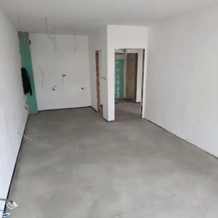 Dnevni boravak sa kuhinjom i trpezarijom