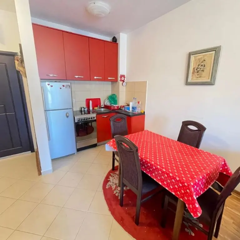 Kuhinja sa trpezarijom