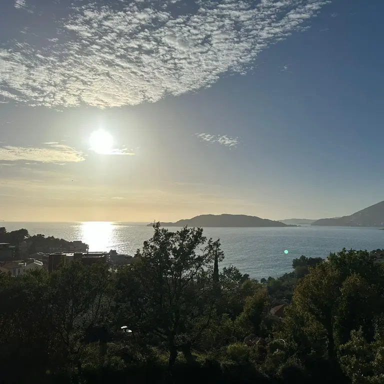 Stan posjeduje pogled na more