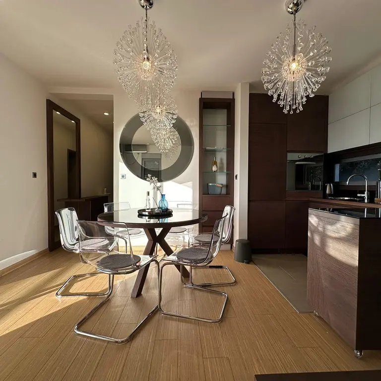 Kuhinja sa trpezarijom