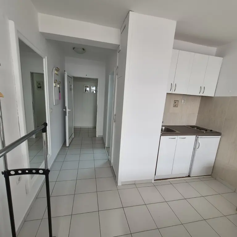 Kuhinja sa trpezarijom