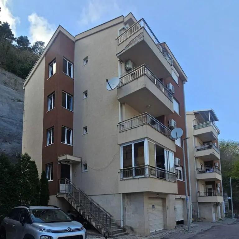 Zgrada u kojoj se stan nalazi