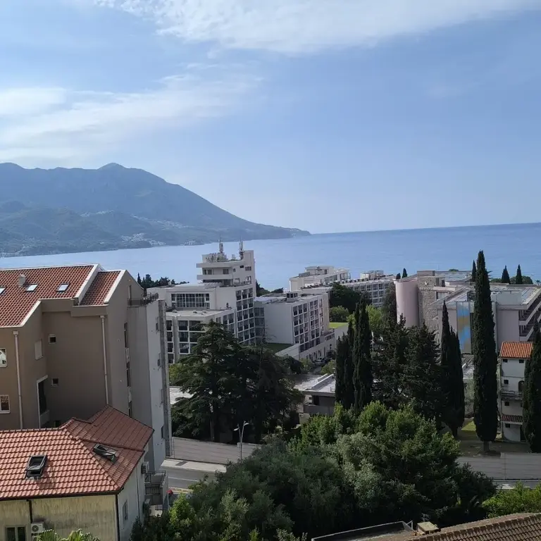Pogled iz stana  sa sestog sprata