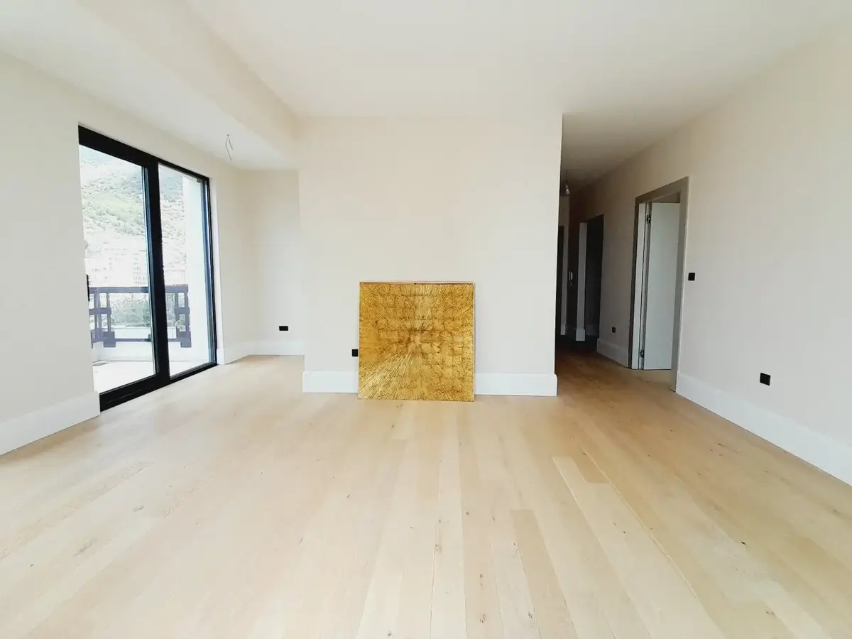Dnevni boravak sa trpezarijom-stan povrsine 83m2