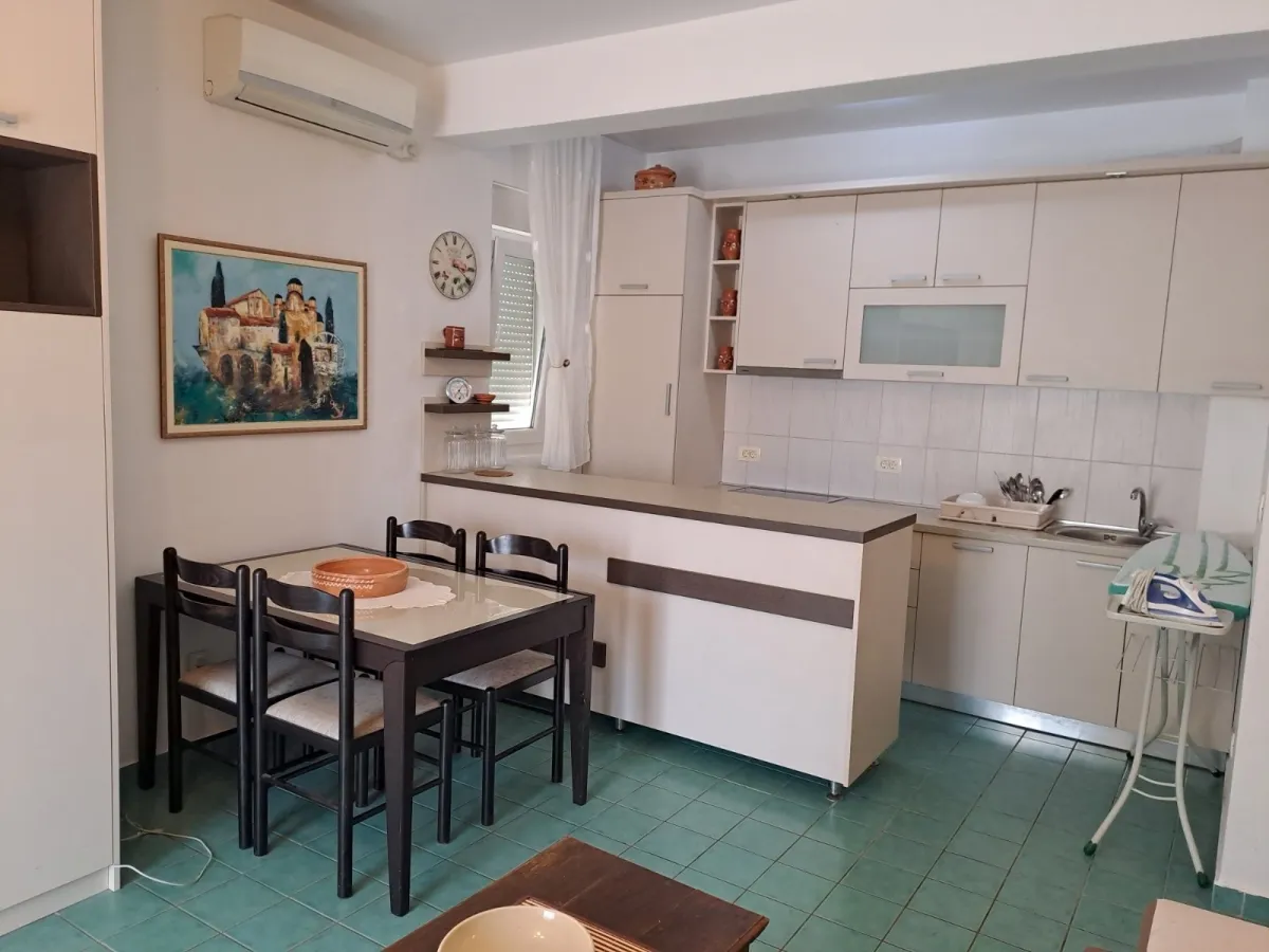Kuhinja sa trpezarijom