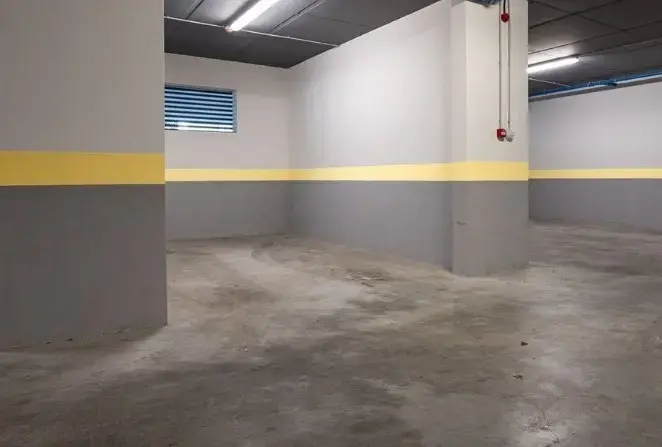 Stan posjeduje svoje garazno kao i parking mjesto