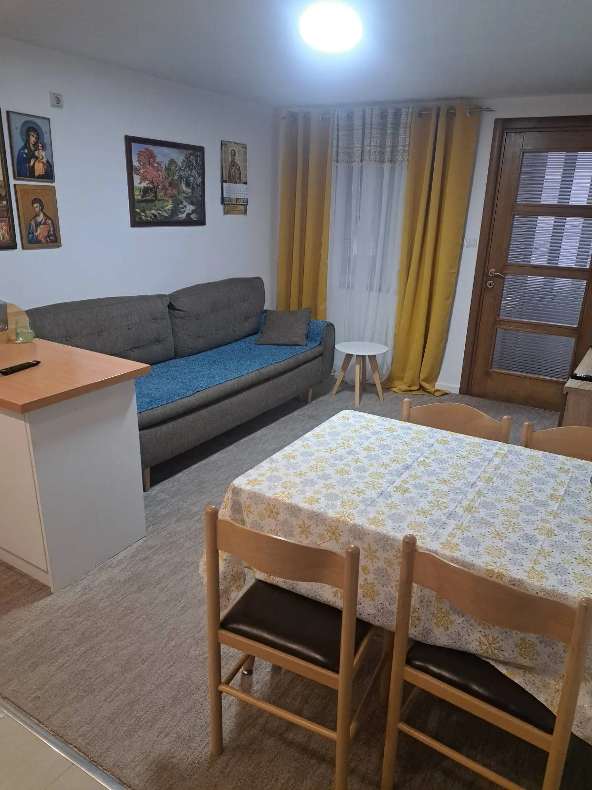 Dnevni boravak sa trpezarijom