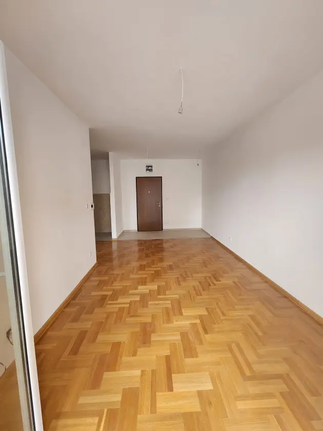 Dnevni boravak posmatrano sa terase