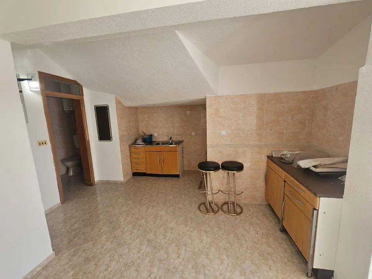 Kuhinja sa trpezarijom stana od 36m2