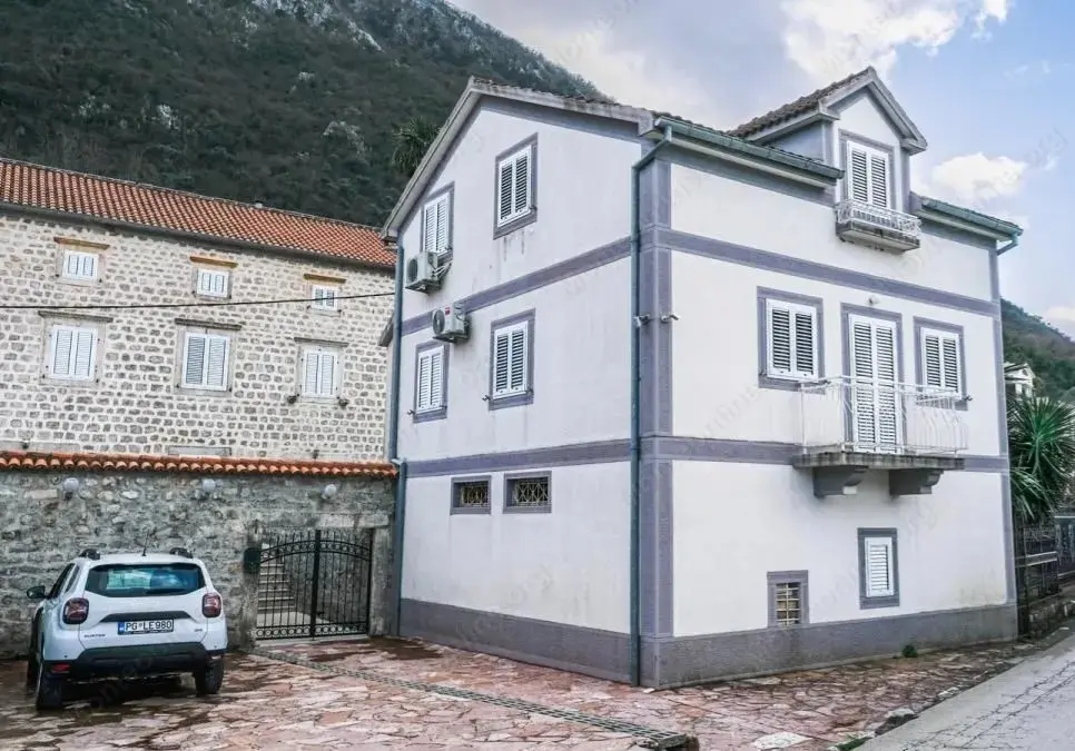 Spoljasnji izgled kuce Spoljasnji izgled kuce