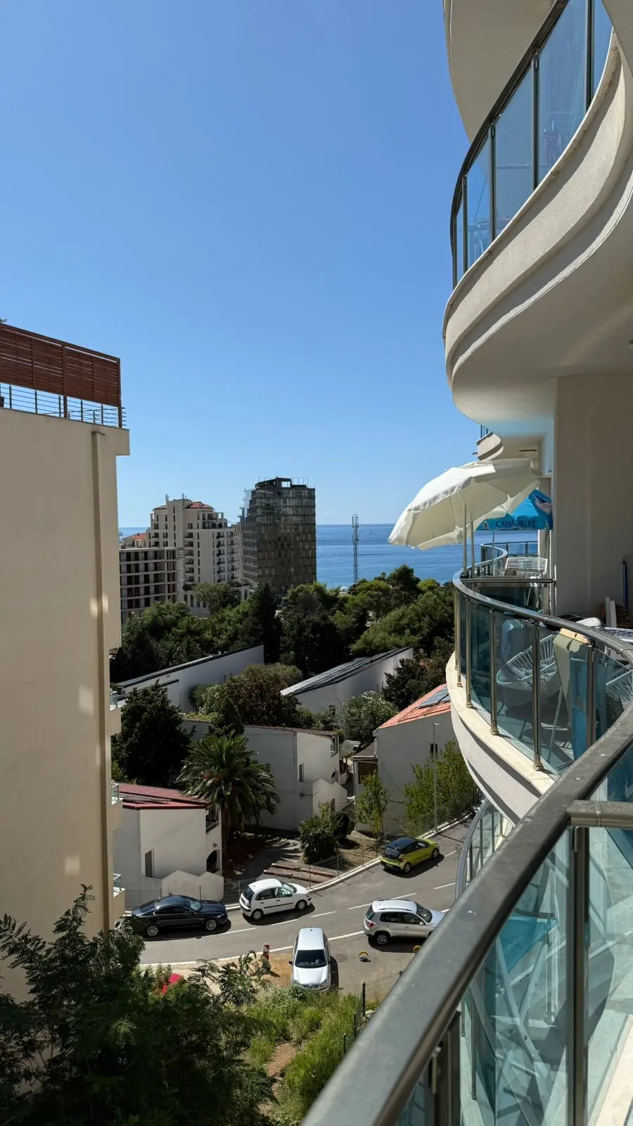 Stan posjeduje bocni pogled na more