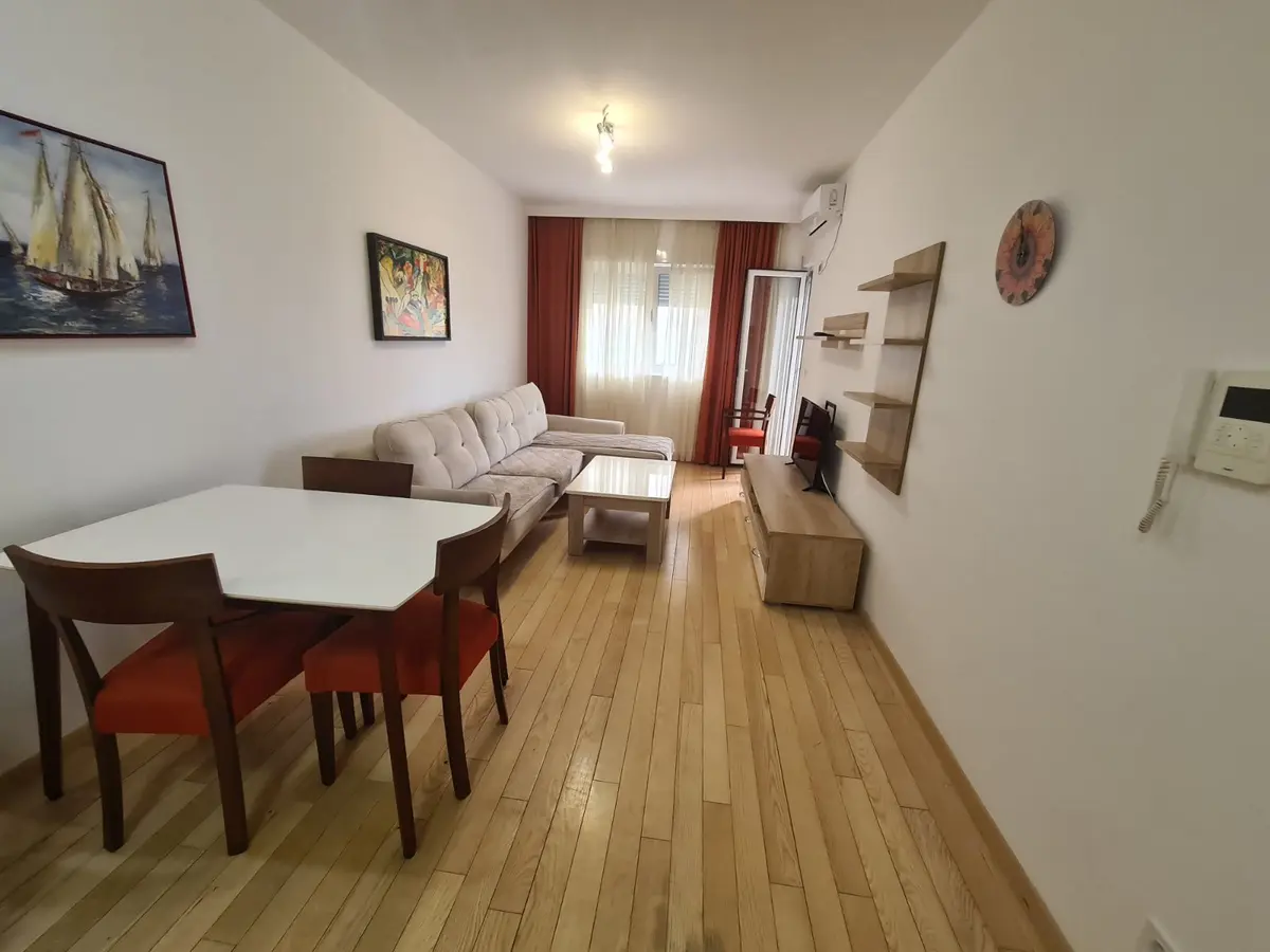 Dnevni boravak sa trpezarijom Dnevni boravak sa trpezarijom