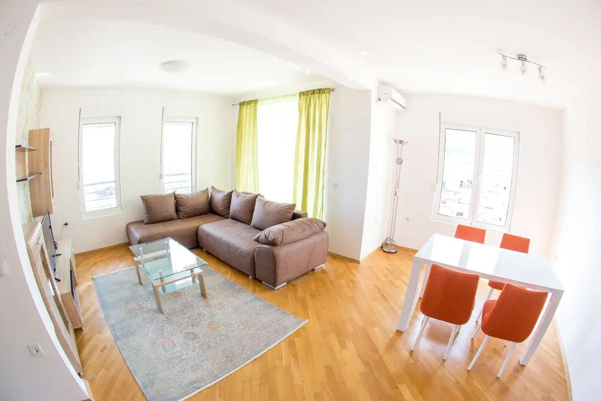 Dnevni boravak sa trpezarijom