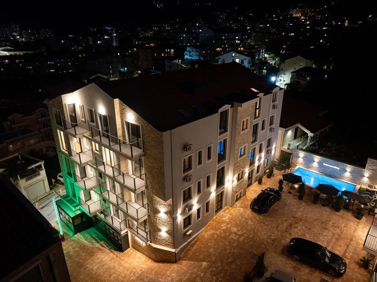 Spoljasnji izgled kompleksa u kojem se stan nalazi