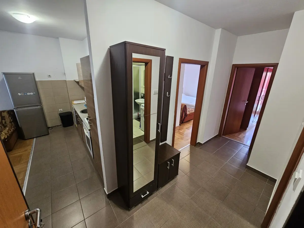 Hodnik i dio dnevnog boravka