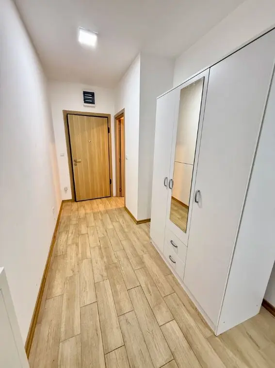 Hodnik i ulaz u stan