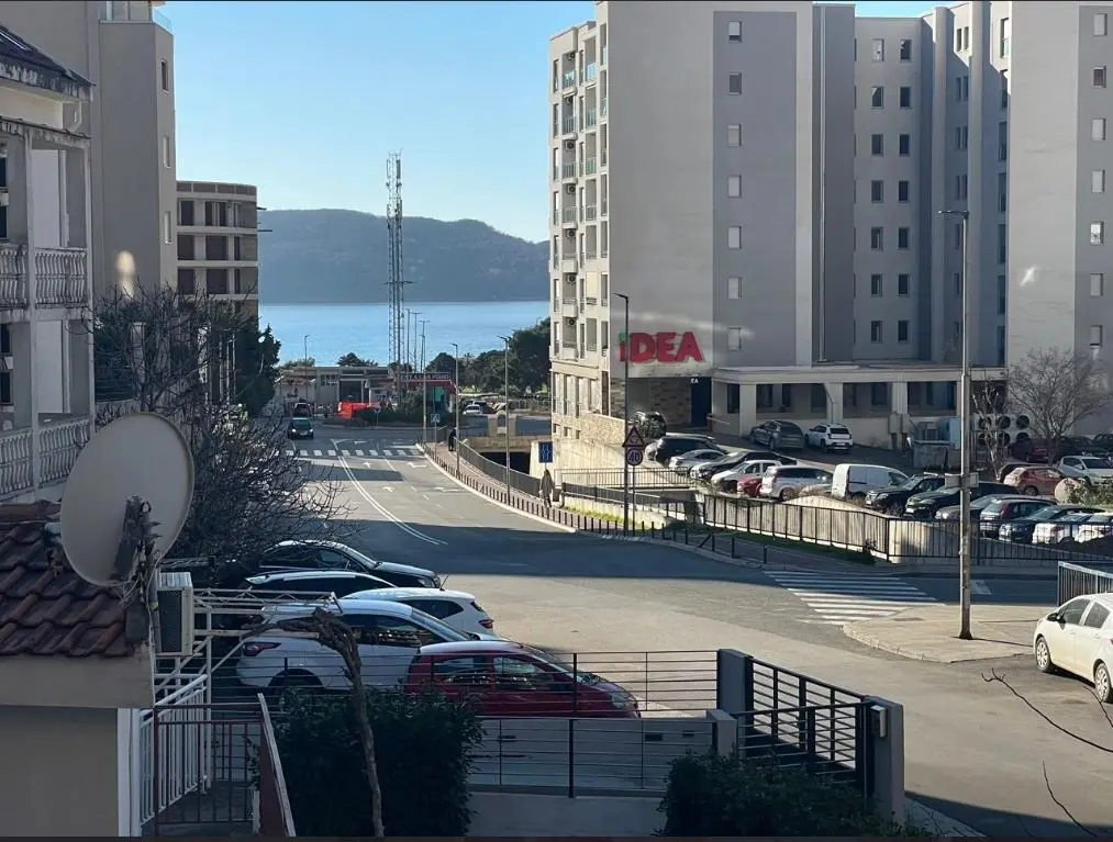 Stan se nalazi na samo 5 min laganog hoda do plaze