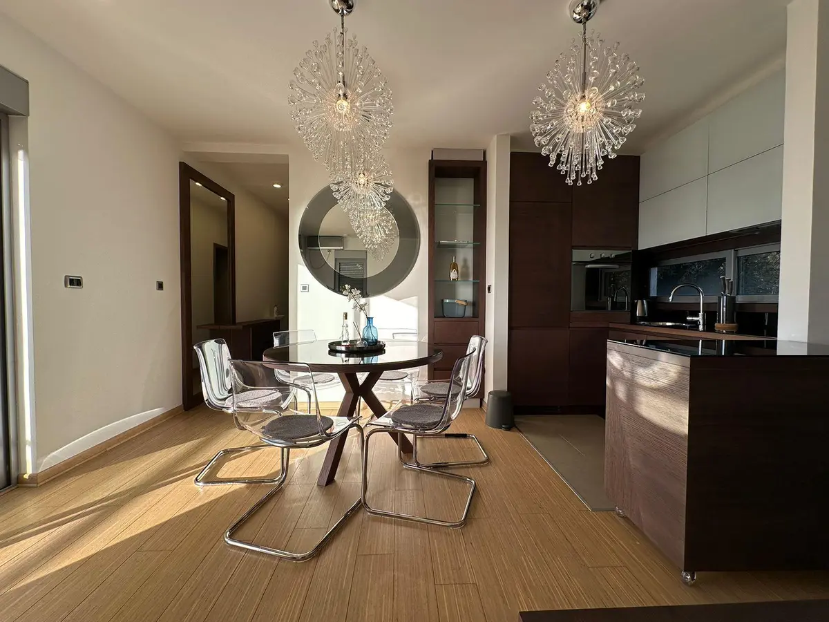 Kuhinja sa trpezarijom