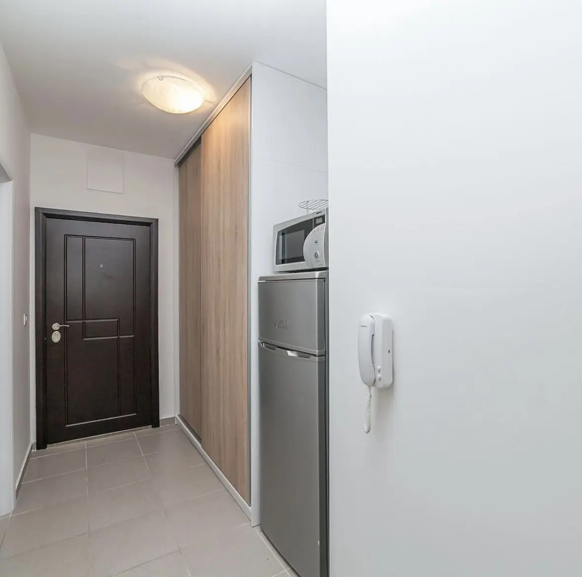 Hodnik i ulaz u stan