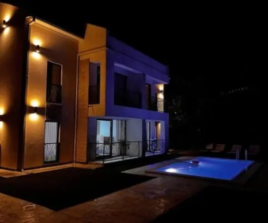 Spoljasnji izgled kuce i dvorista