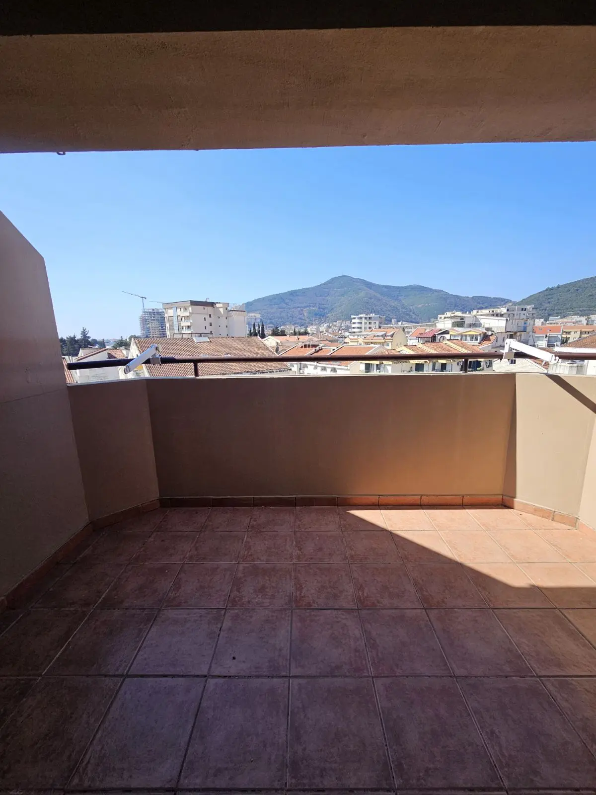 Stan posjeduje veliku terasu