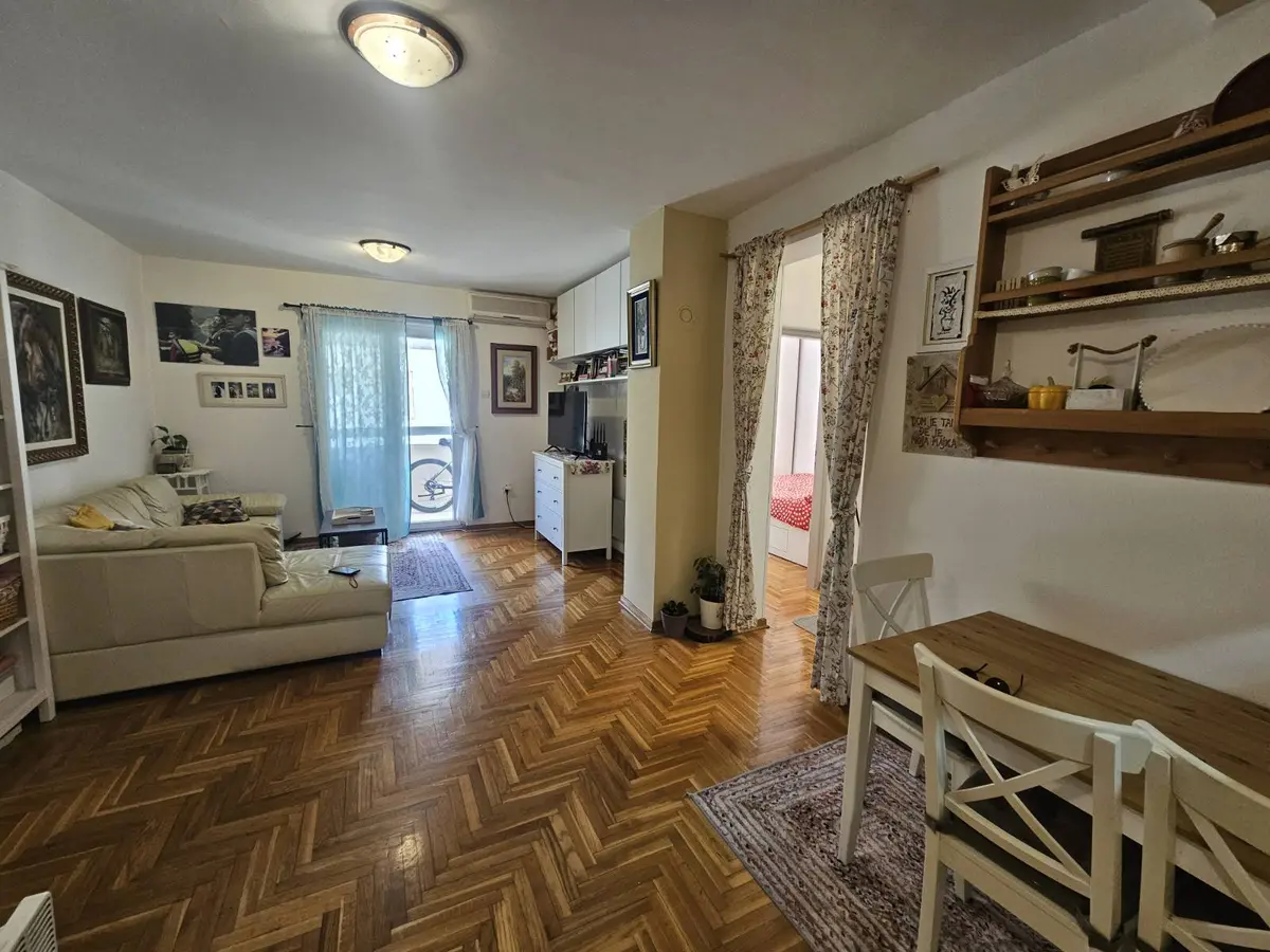 Dnevni boravak sa trpezarijom