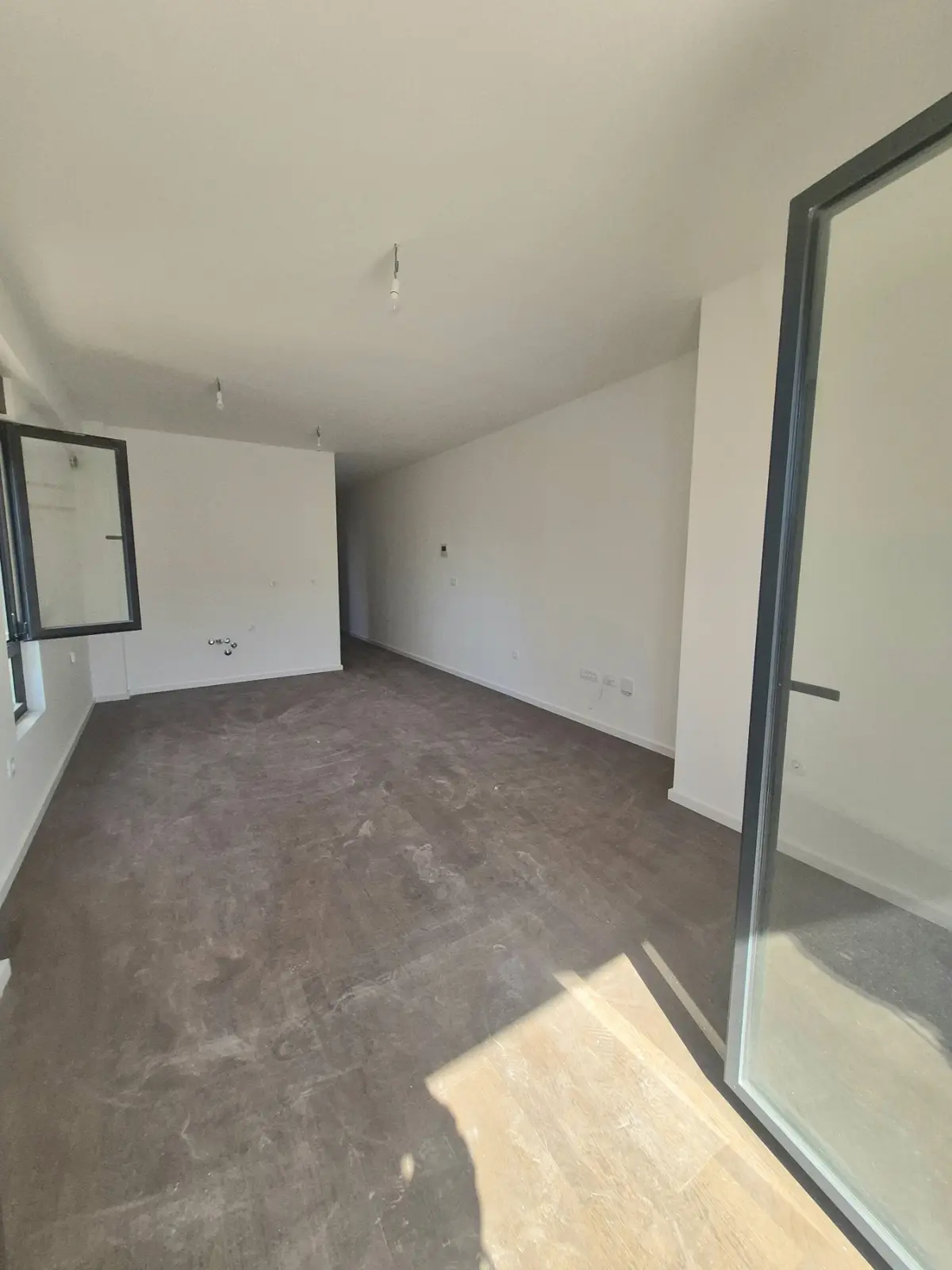 Dnevni boravak posmatrano sa terase