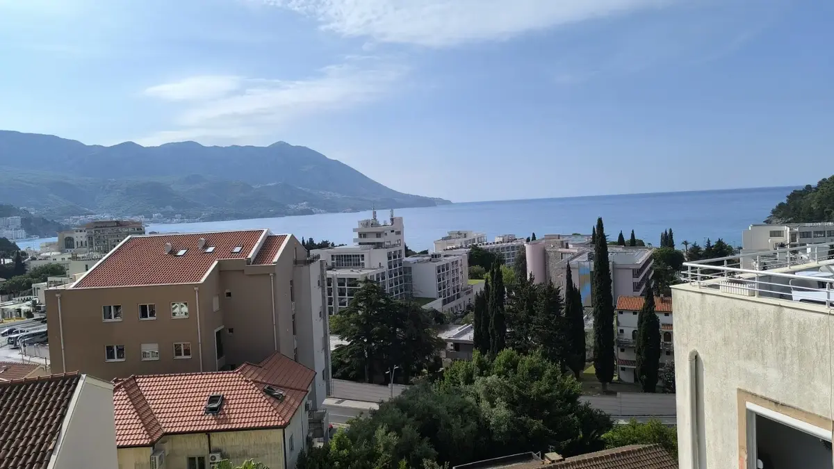 Pogled iz stana  sa sestog sprata