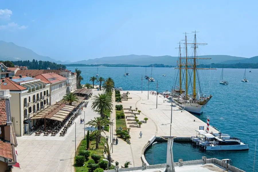 Stan se nalazi na samoj obali mora