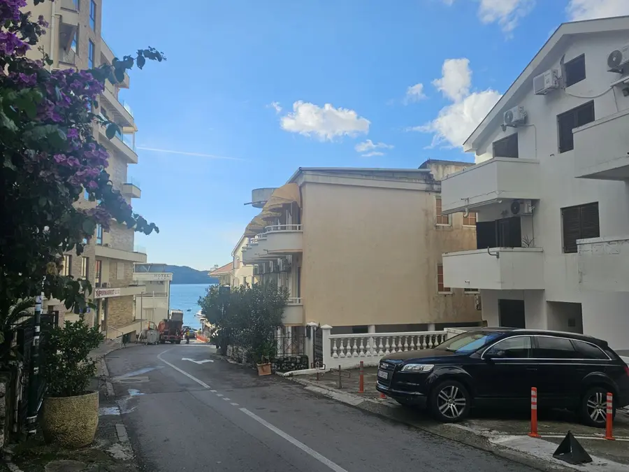 Stan se nalazi na samo 50 metara udaljenosti do mora