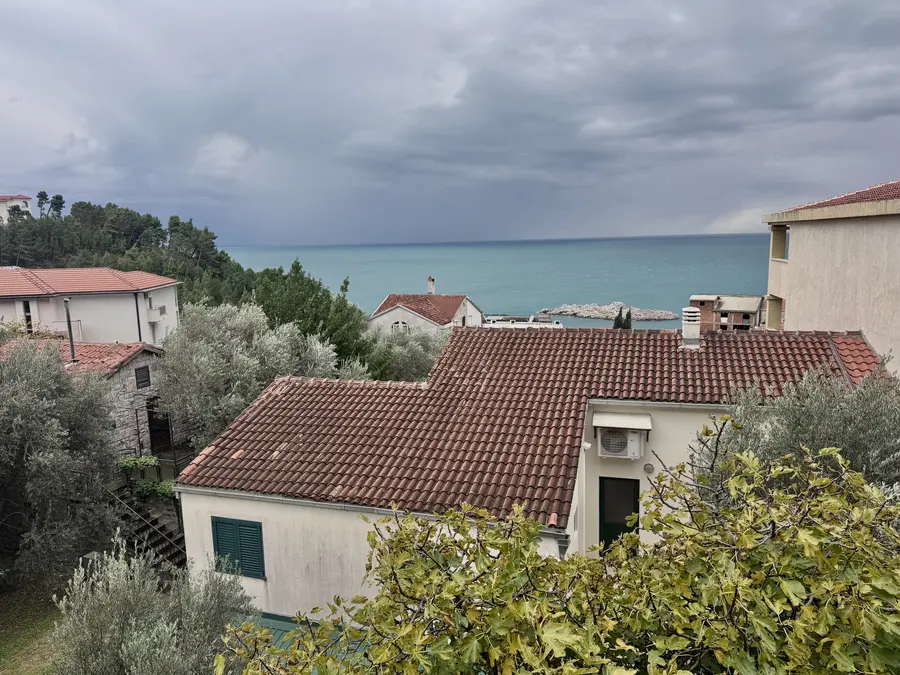 Stan posjeduje pogled na more