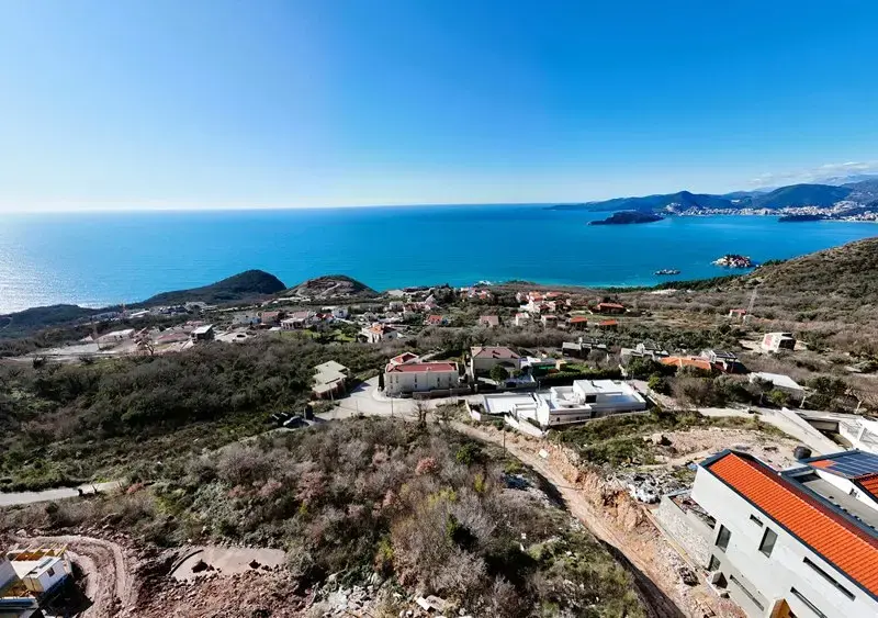 Zemljiste posjeduje pogled na more